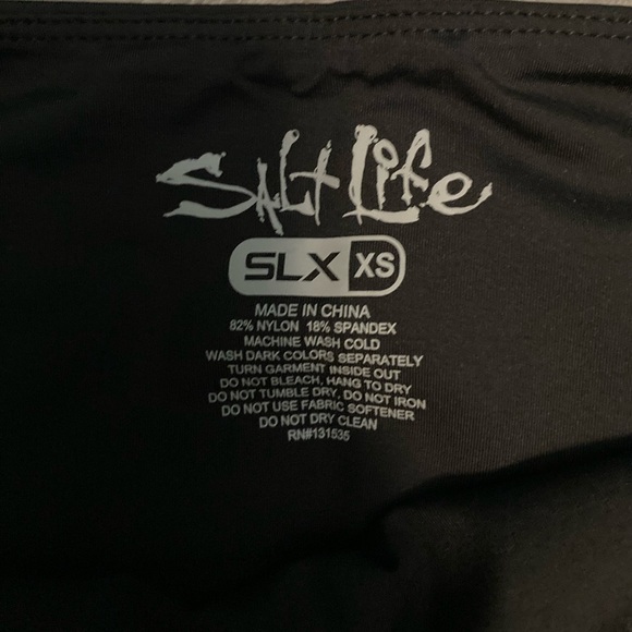 Salt Life UVAPOR Performance shorts - Picture 2 of 6